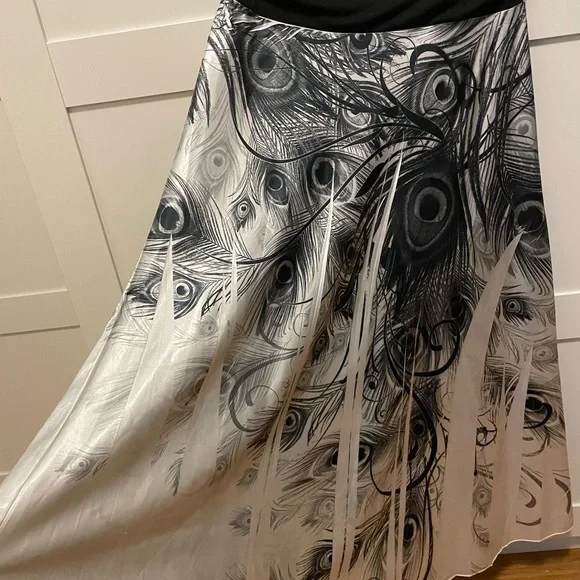 Long Peacock Black and White Print A-Line Skirt - Picture 7 of 7